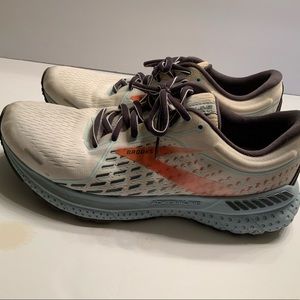 Brooks Adrenaline 21